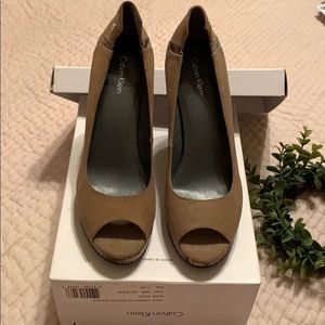 Calvin Klein Heels 7.5
